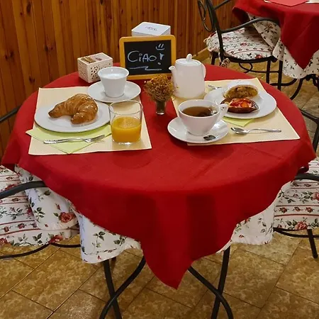 依颂佐b&b酒店 4*